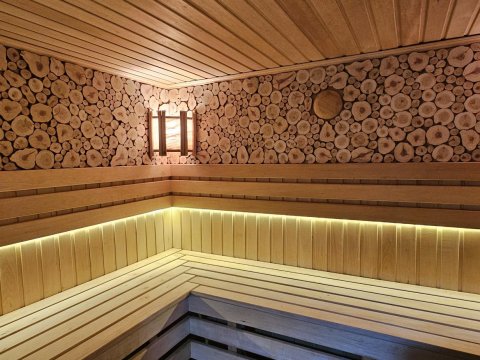 Дровяная баня на территории дома отдыха АкваЛофт в станице Марьянская